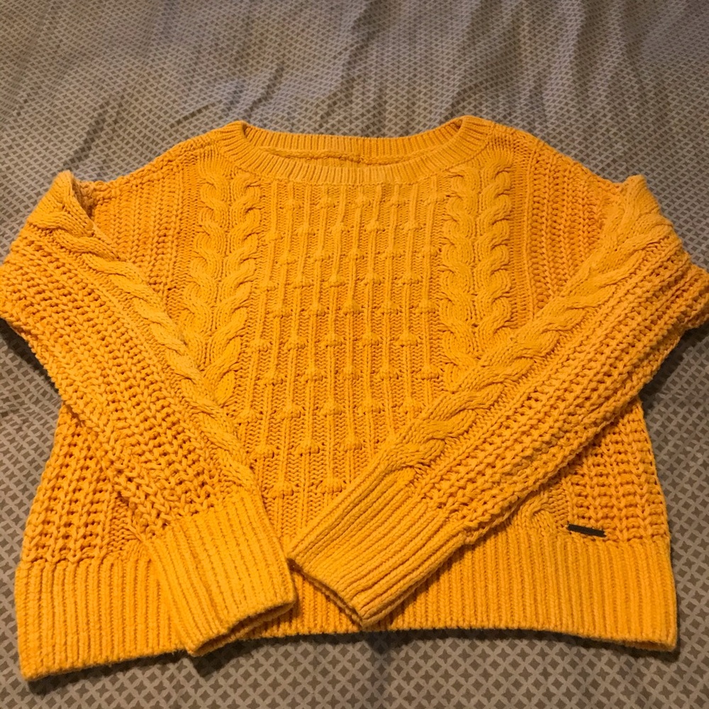 Abercrombie & Fitch cropped sweater